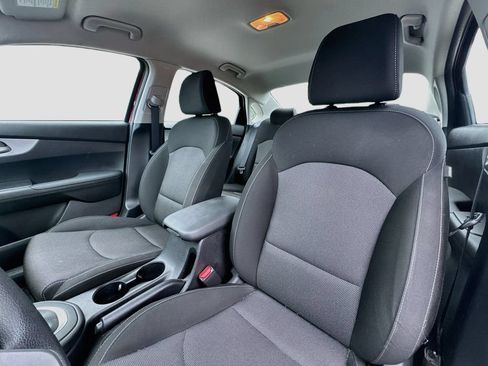 Certified 2024 Kia Forte LXS w/ LXS Technology Package FWD image 23