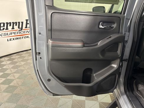 Used 2023 Nissan Frontier PRO-4X w/ Technology Package image 19