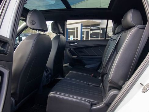 Used 2024 Volkswagen Tiguan SE R-Line image 9