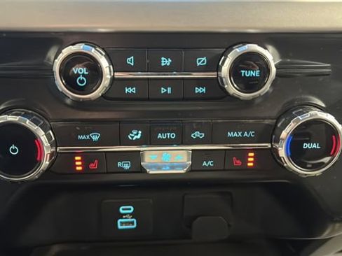 Used 2022 Ford F150 XLT w/ Equipment Group 302A High image 19