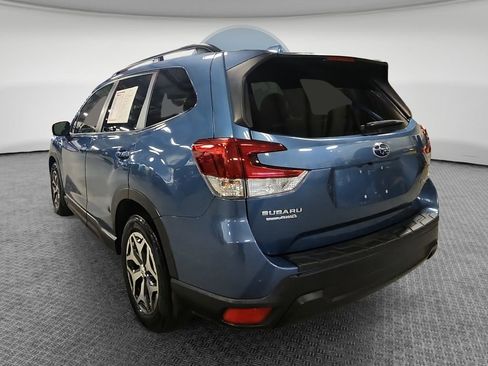 Used 2019 Subaru Forester Premium AWD/4WD image 7