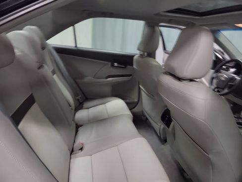 Used 2012 Toyota Camry XLE w/ Leather Pkg FWD image 29