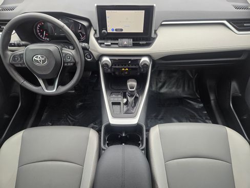 Used 2023 Toyota RAV4 XLE Premium image 29