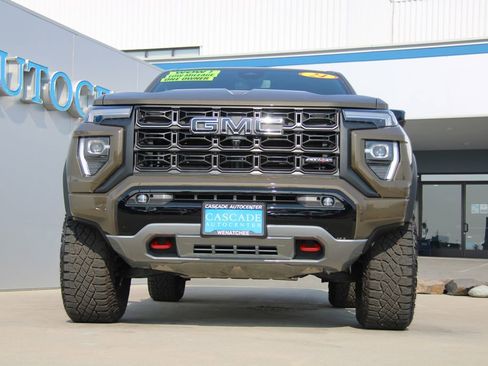 Certified 2024 GMC Canyon AT4X image 3