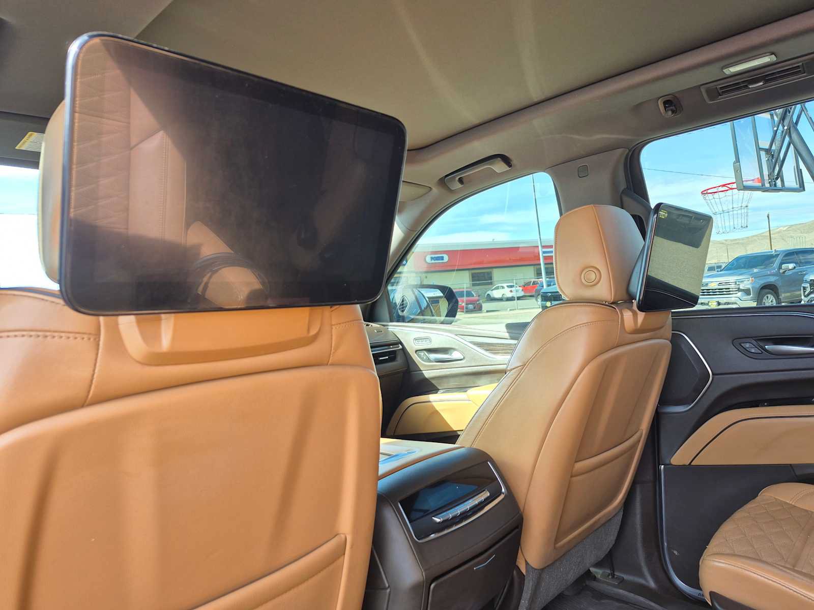 Used 2021 Cadillac Escalade ESV Premium Luxury w/ Driver Assist Tech Package AWD/4WD image 35