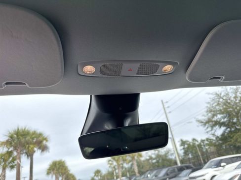 Used 2022 Tesla Model Y Long Range image 28