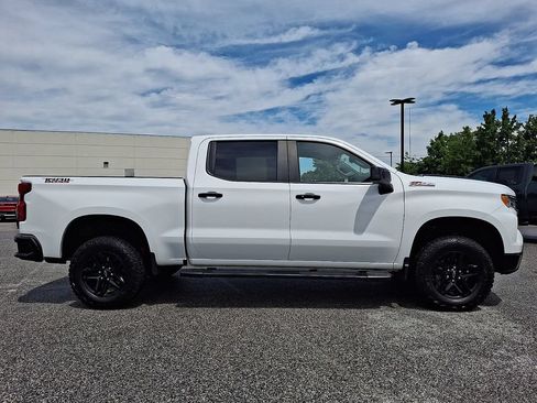 Used 2024 Chevrolet Silverado 1500 LT Trail Boss w/ Protection Package AWD/4WD image 10