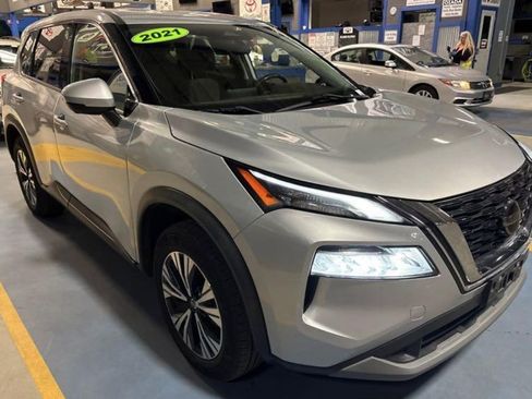 Used 2021 Nissan Rogue SV AWD/4WD image 2