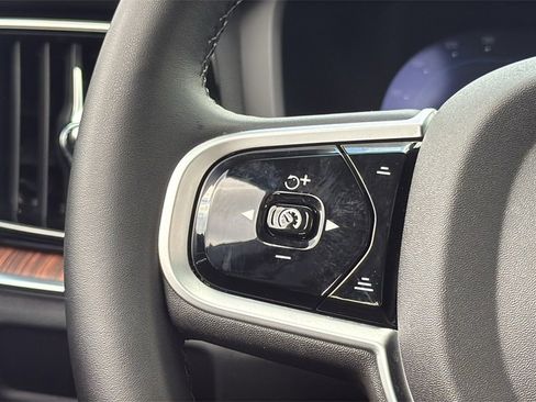 Certified 2025 Volvo V60 B5 Cross Country Plus image 10