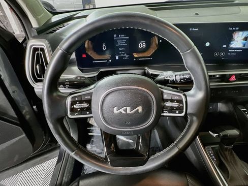 Used 2024 Kia Sorento S FWD image 10