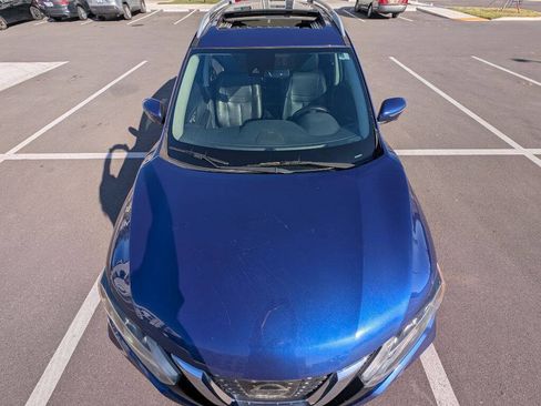 Used 2017 Nissan Rogue SL w/ SL Premium Package AWD/4WD image 3