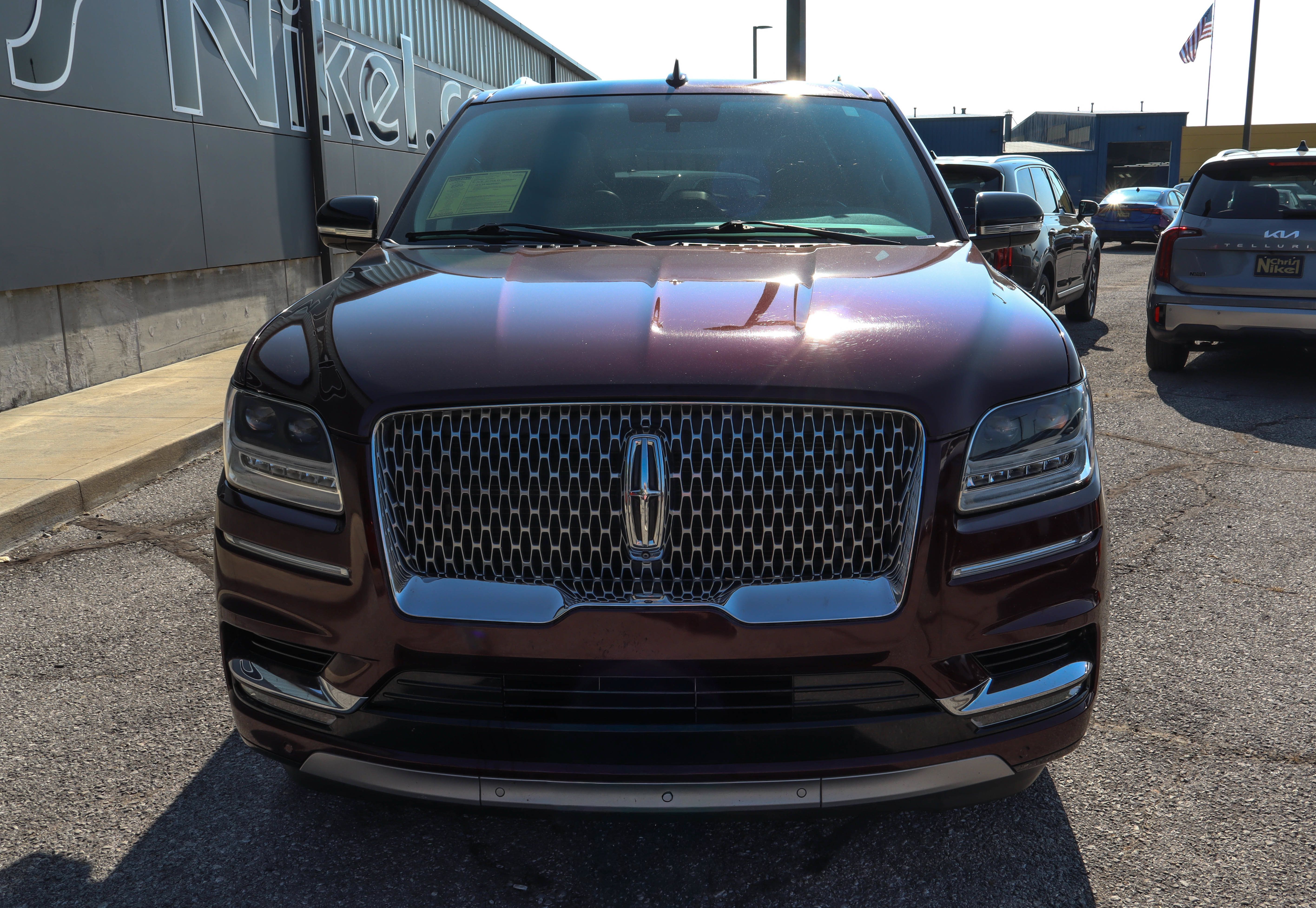 Used 2021 Lincoln Navigator Reserve AWD/4WD image 2