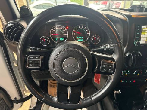 Used 2014 Jeep Wrangler Unlimited Sahara AWD/4WD image 29