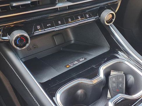 New 2026 Chevrolet Traverse LT w/ Midnight/Sport Edition image 11