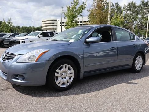 Used 2010 Nissan Altima 2.5 S FWD image 4