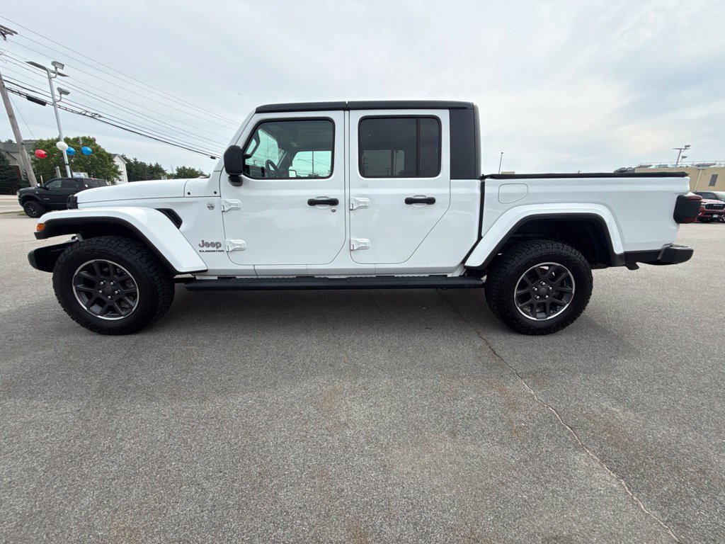 Certified 2022 Jeep Gladiator Overland w/ LED Lighting Group AWD/4WD image 2