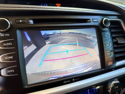 Used 2015 Toyota Highlander XLE image 16