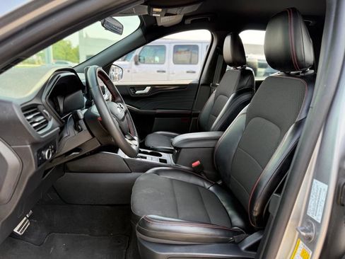 Used 2024 Ford Escape ST-Line w/ Tech Pack #1 AWD/4WD image 13