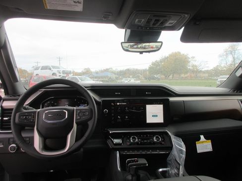 New 2026 GMC Sierra 1500 Denali w/ Denali Reserve Package image 15