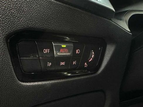 Used 2020 BMW 330i Sedan w/ Convenience Package image 25