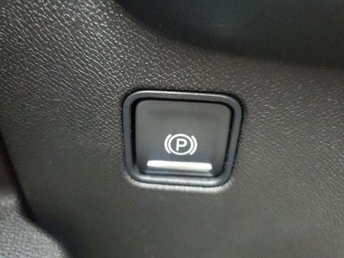 Used 2022 GMC Terrain AT4 image 30