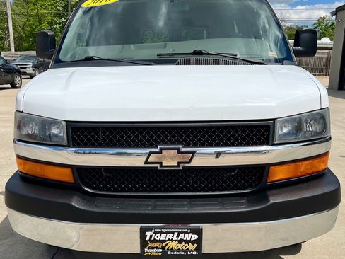 Used 2016 Chevrolet Express 2500 LT w/ LT Preferred Equipment Group RWD image 2