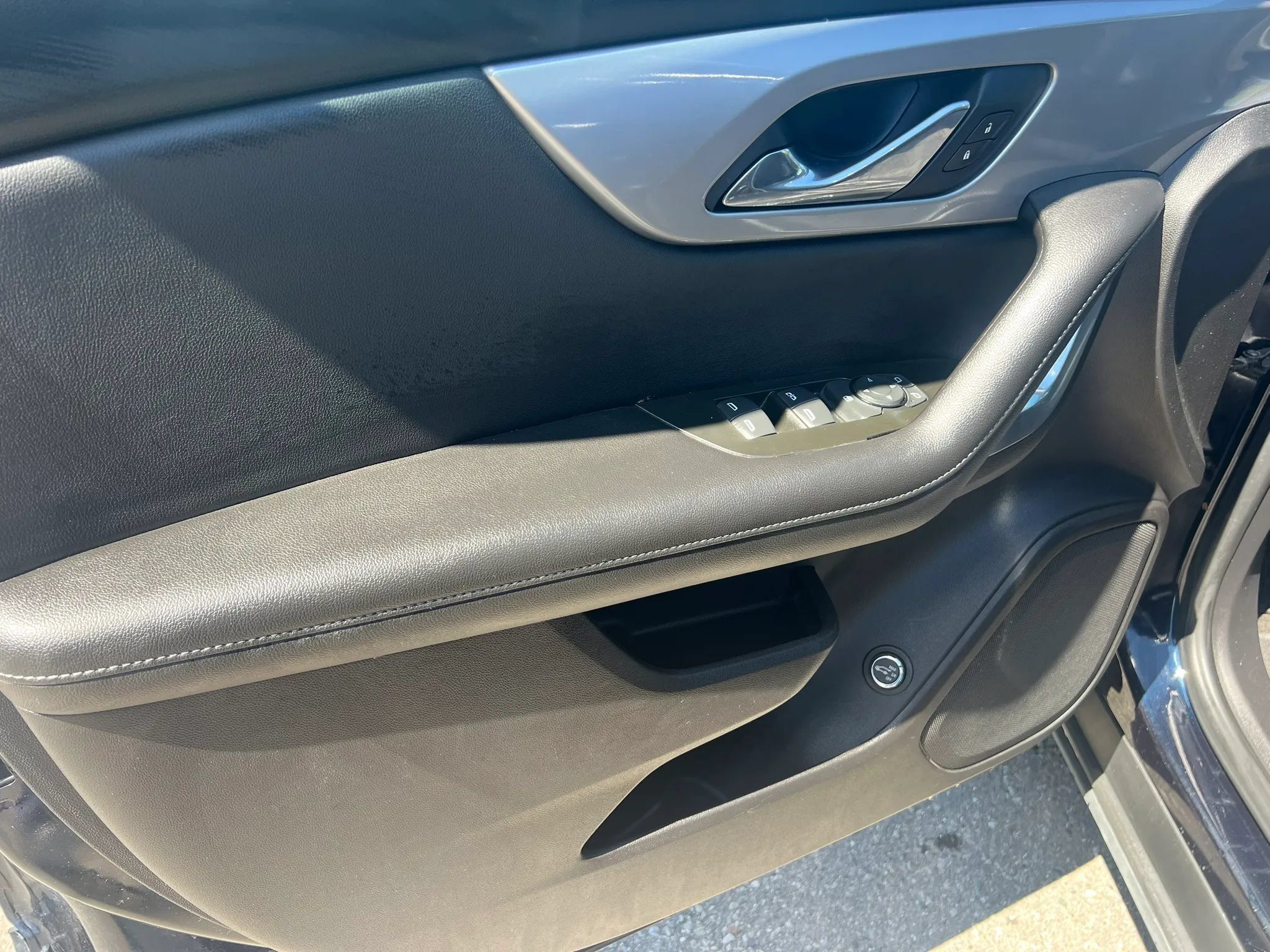 Used 2021 Chevrolet Blazer LT FWD image 17