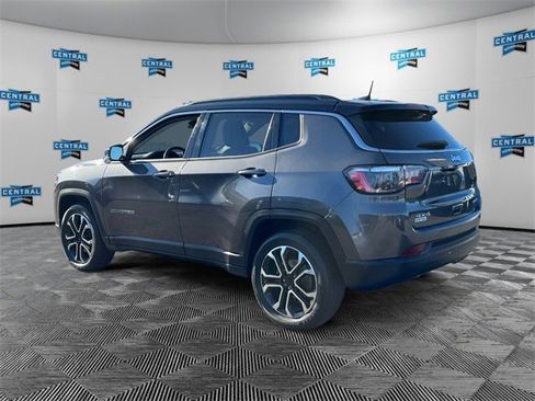 Used 2022 Jeep Compass Limited image 4