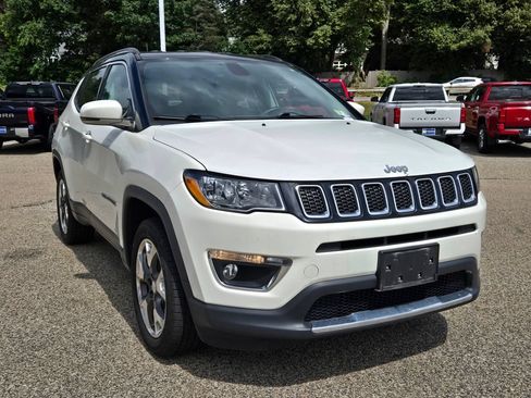 Used 2018 Jeep Compass Limited w/ Navigation Group AWD/4WD image 8