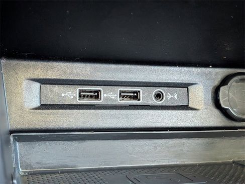 Used 2020 Volkswagen Tiguan SEL image 24