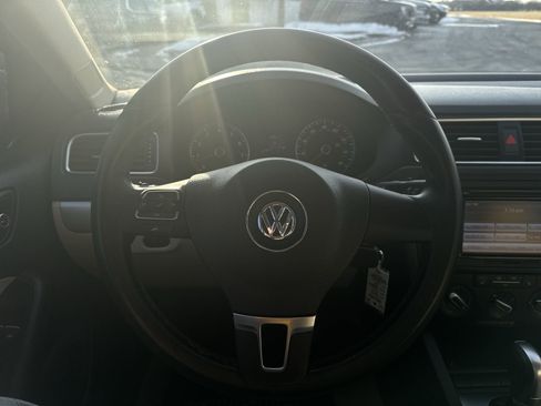 Used 2013 Volkswagen Jetta SE image 16