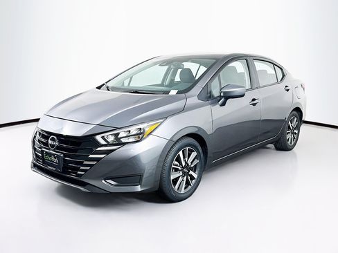 Used 2025 Nissan Versa SV FWD image 3