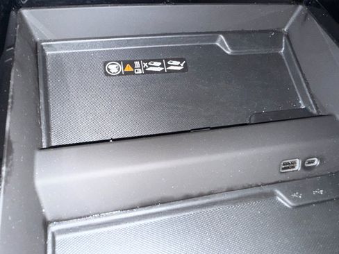 Certified 2025 Chevrolet Tahoe LT image 40