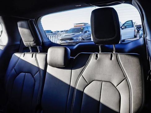 New 2027 Chrysler Pacifica Select FWD image 23