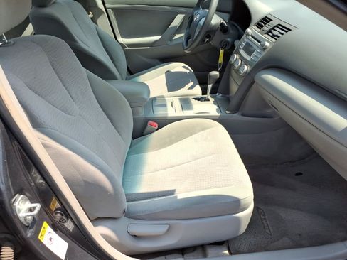 Used 2011 Toyota Camry LE w/ LE Extra-Value Pkg FWD image 9