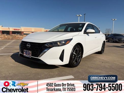 Used 2024 Nissan Sentra SV image 1