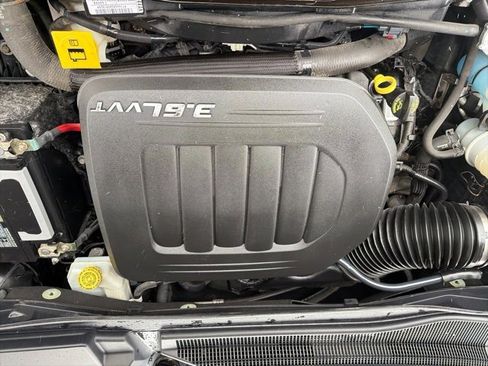 Used 2017 Dodge Grand Caravan GT image 12