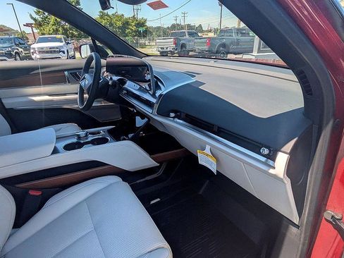 New 2026 Cadillac Vistiq Luxury image 27