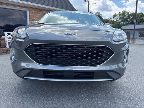 Used 2022 Ford Escape SEL w/ Technology Package FWD image 6