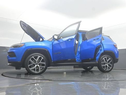 Used 2025 Jeep Compass Limited w/ Elite Group AWD/4WD image 57
