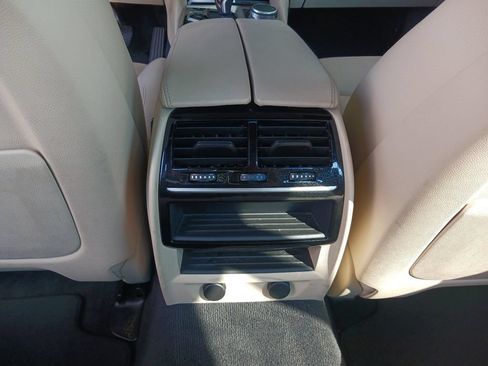 Used 2019 BMW 530i w/ Convenience Package RWD image 23