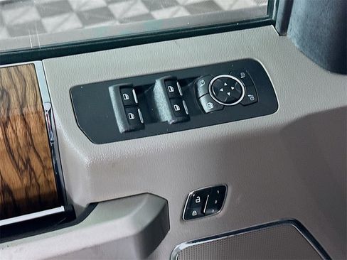 Used 2019 Ford F150 Lariat image 24