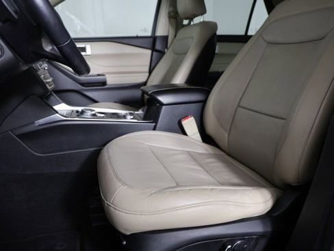 Used 2020 Ford Explorer Limited image 12