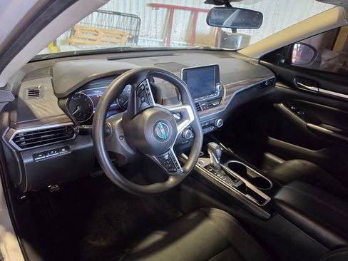 Used 2023 Nissan Altima 2.5 SV image 4