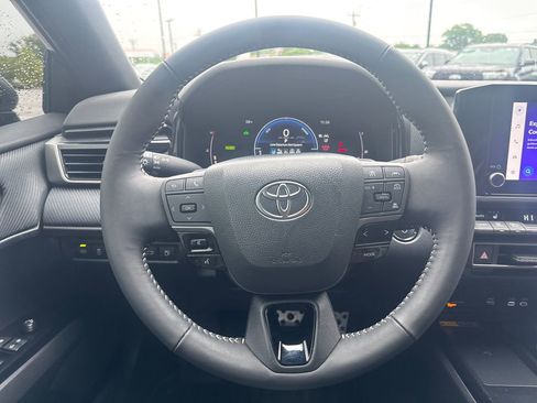 Used 2025 Toyota Camry SE w/ Convenience Package FWD image 25