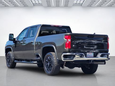 Used 2022 Chevrolet Silverado 2500 LTZ w/ LTZ Convenience Package AWD/4WD image 6
