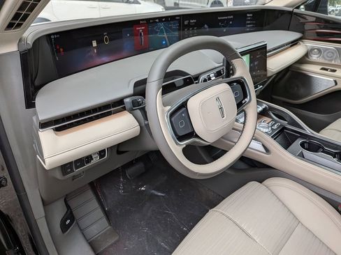 New 2025 Lincoln Nautilus Reserve image 15