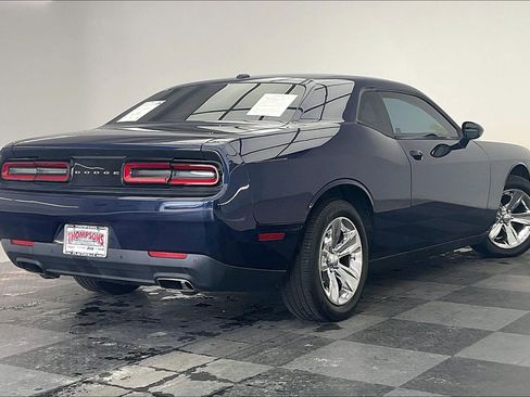 Used 2015 Dodge Challenger SXT w/ Driver Convenience Group RWD image 13