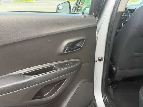 Used 2016 Chevrolet Trax LS FWD image 23