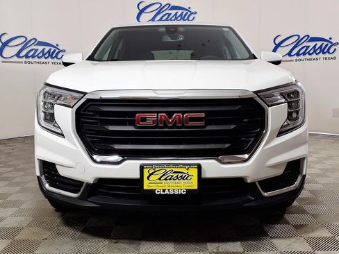 Used 2023 GMC Terrain SLE FWD image 3